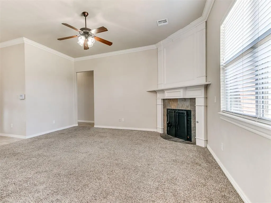 Photo 9 — 925 NE 30th Street, Moore, OK 73160