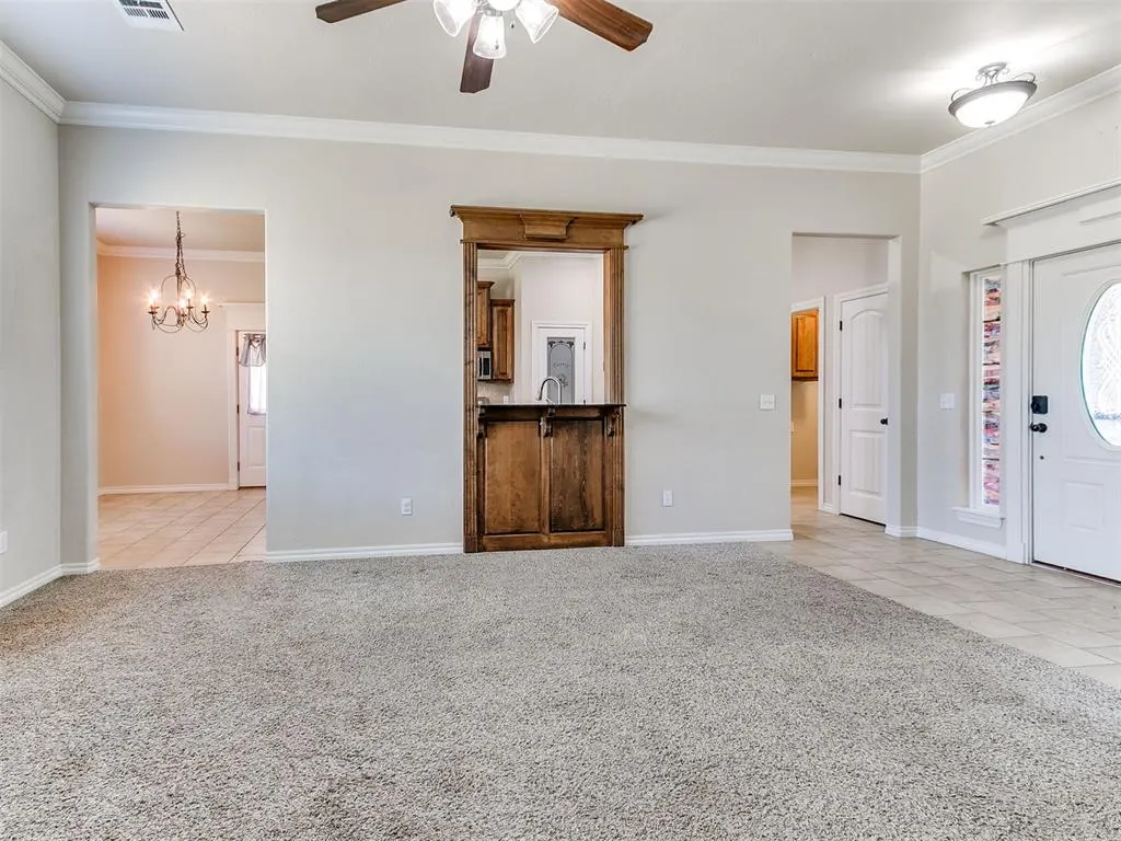 Photo 10 — 925 NE 30th Street, Moore, OK 73160