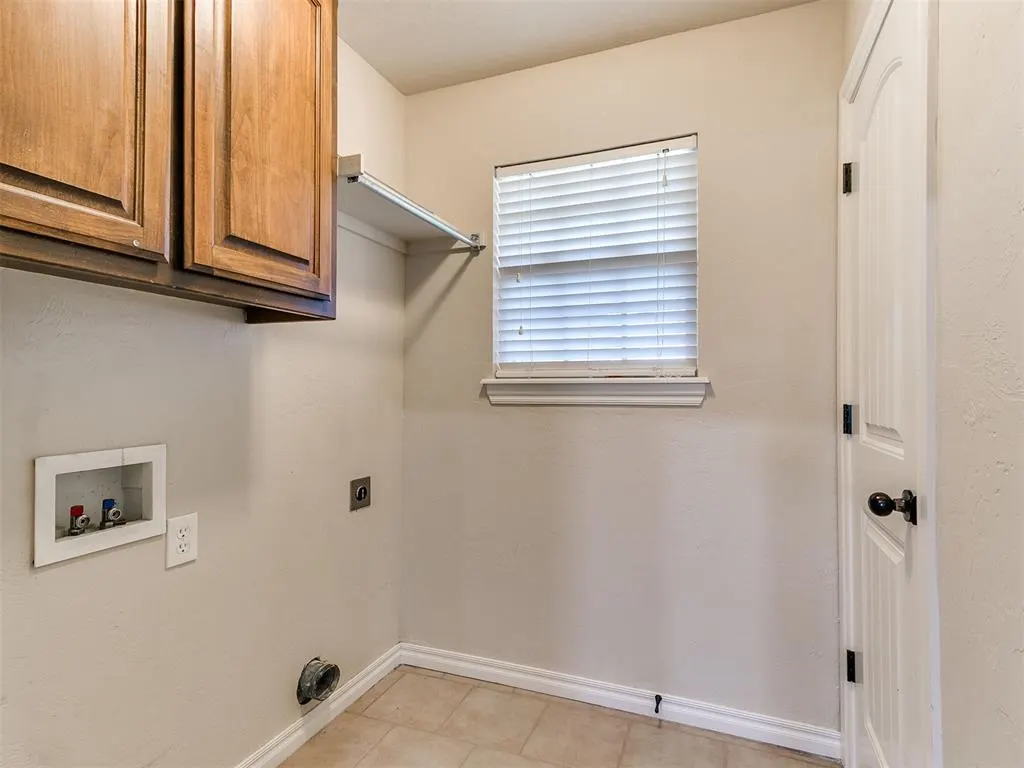 Photo 23 — 925 NE 30th Street, Moore, OK 73160