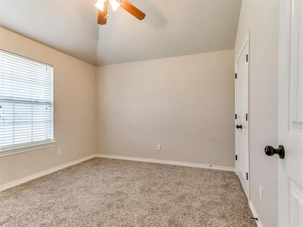 Photo 24 — 925 NE 30th Street, Moore, OK 73160