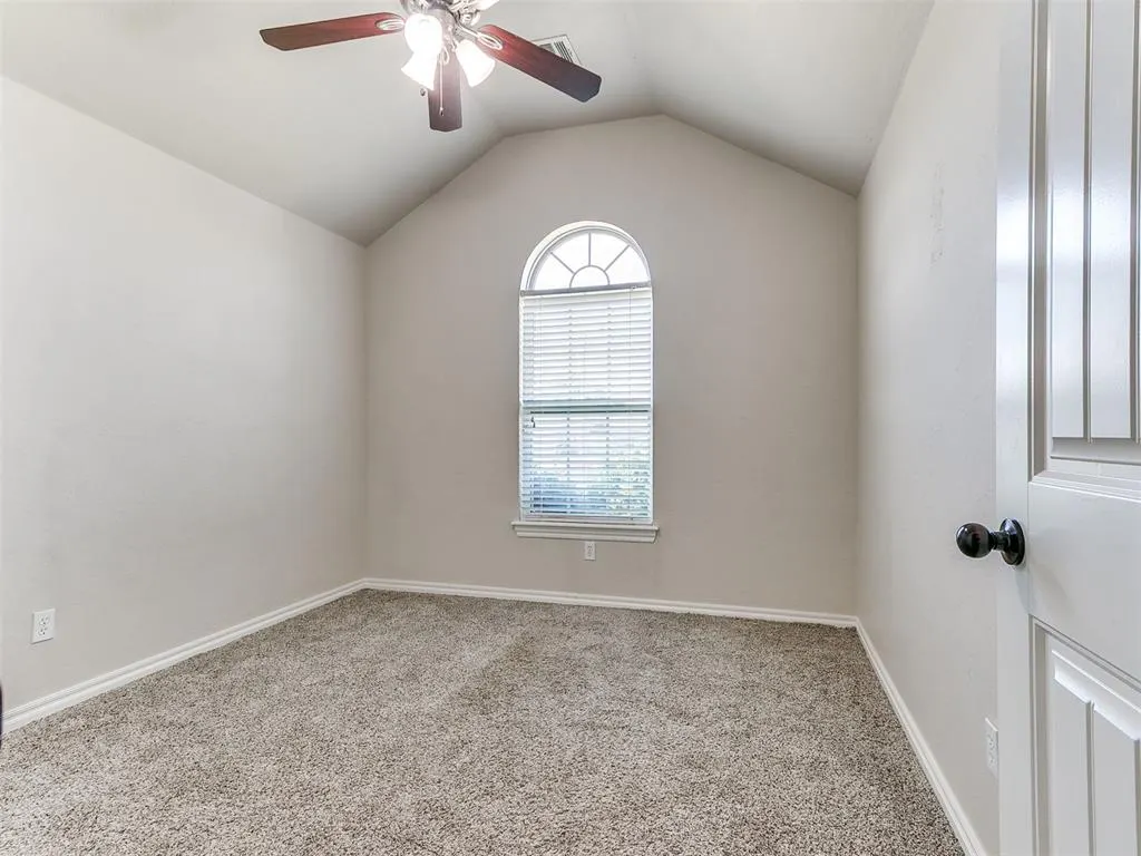 Photo 26 — 925 NE 30th Street, Moore, OK 73160