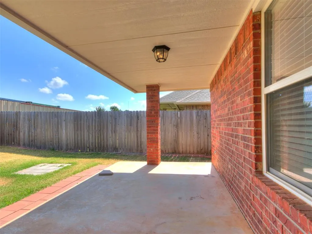 Photo 37 — 925 NE 30th Street, Moore, OK 73160