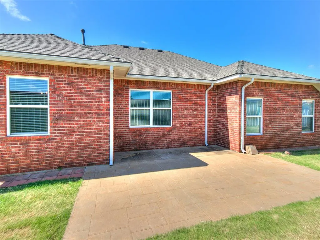 Photo 40 — 925 NE 30th Street, Moore, OK 73160