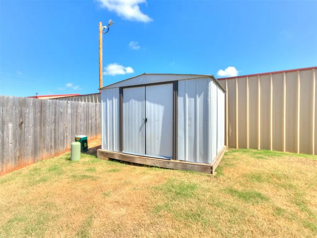 Photo 41 — 925 NE 30th Street, Moore, OK 73160