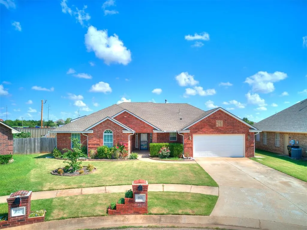 Photo 43 — 925 NE 30th Street, Moore, OK 73160