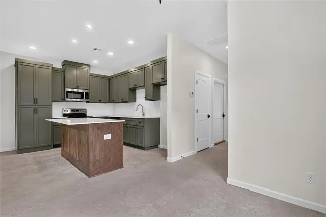 Photo 6 — 8756 Patriot Drive, Midwest City, OK 73110