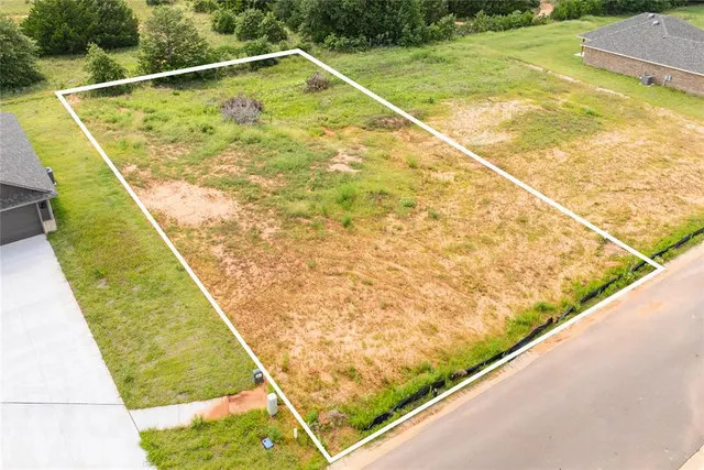 Photo 3 — 4672 Lincoln Landing, Harrah, OK 73045