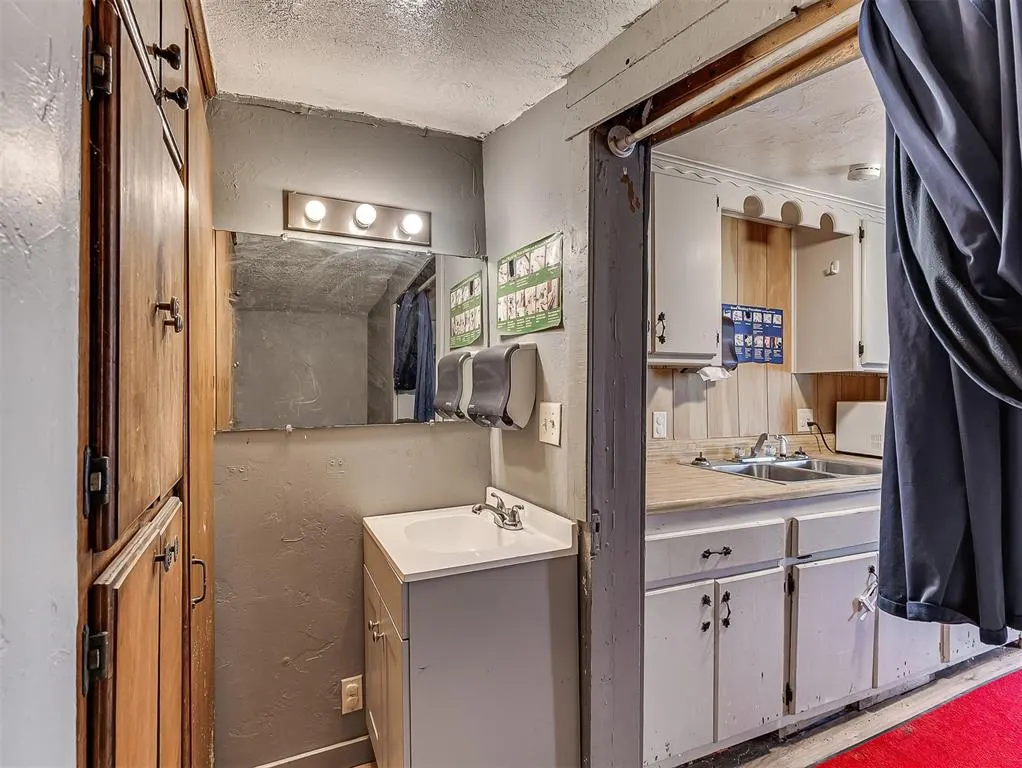 Photo 39 — 1419 W London Street, El Reno, OK 73036