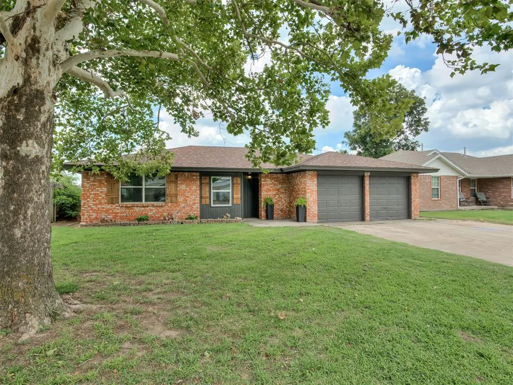 Photo 2 — 128 SW 6th Street, Moore, OK 73160