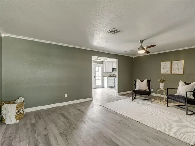 Photo 4 — 128 SW 6th Street, Moore, OK 73160