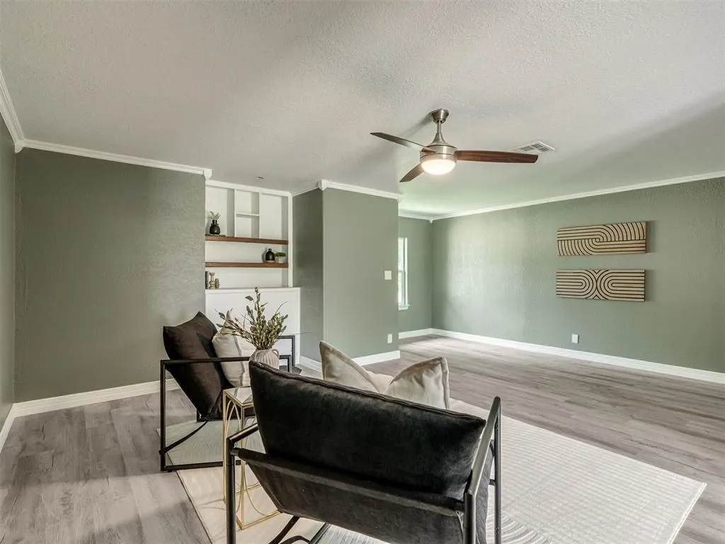 Photo 6 — 128 SW 6th Street, Moore, OK 73160