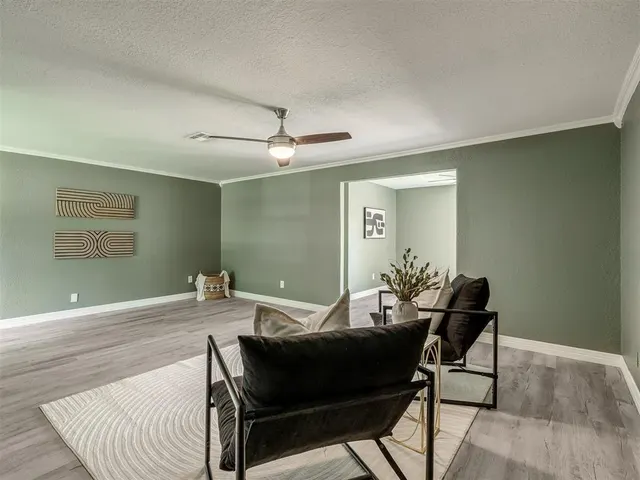 Photo 7 — 128 SW 6th Street, Moore, OK 73160