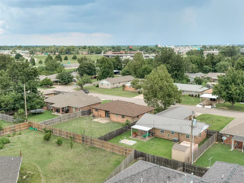 Photo 29 — 128 SW 6th Street, Moore, OK 73160