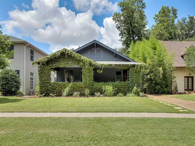 Photo 2 — 428 Chautauqua Avenue, Norman, OK 73069