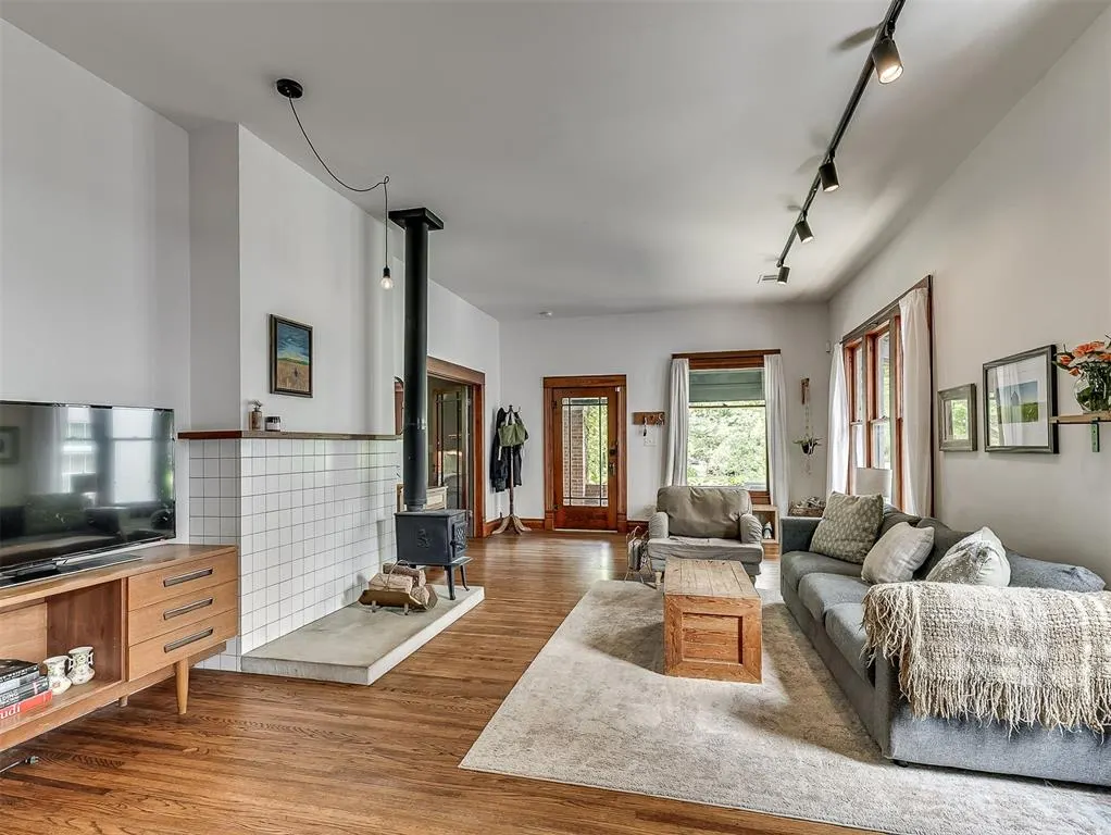 Photo 7 — 428 Chautauqua Avenue, Norman, OK 73069