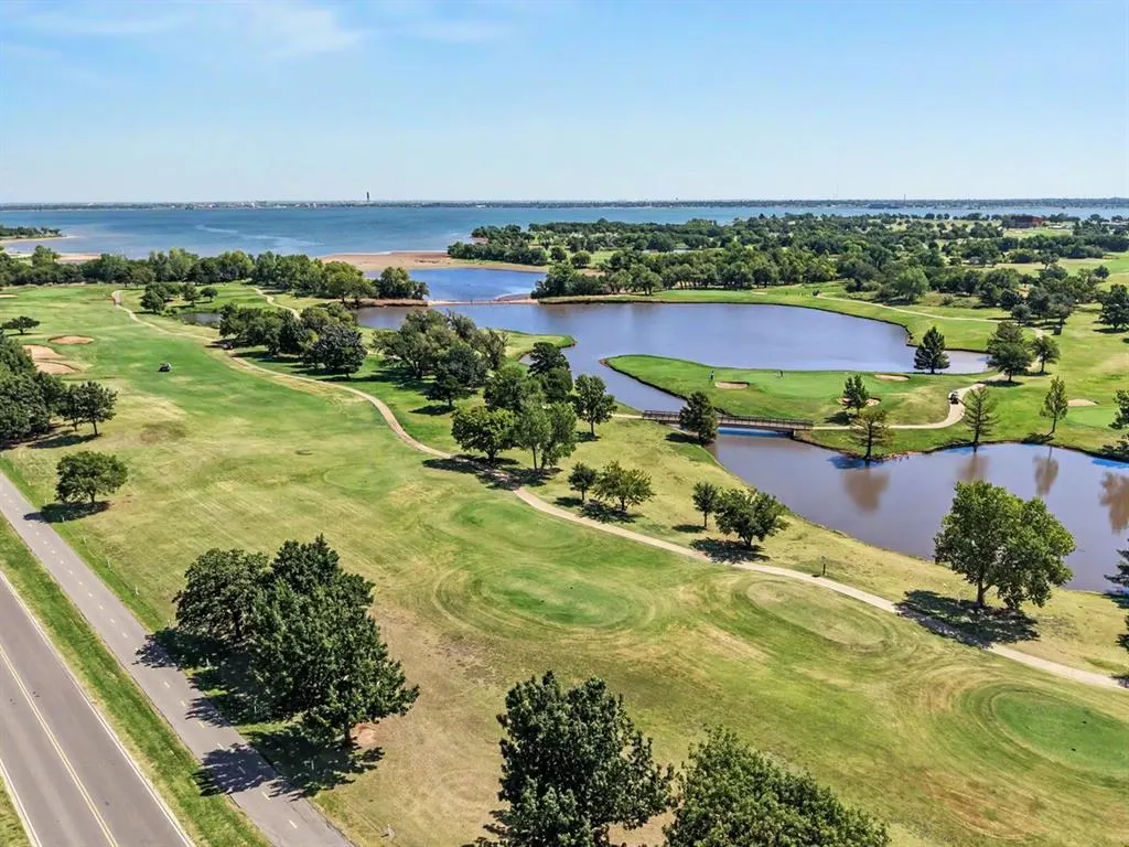 Photo 7 — 7901 W Lakeshore Drive, Oklahoma City, OK 73132