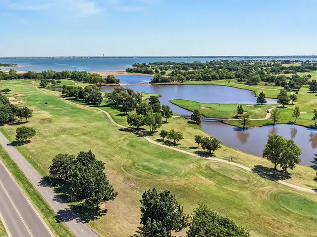 Photo 7 — 7901 W Lakeshore Drive, Oklahoma City, OK 73132