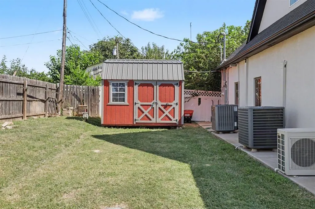 Photo 13 — 7901 W Lakeshore Drive, Oklahoma City, OK 73132