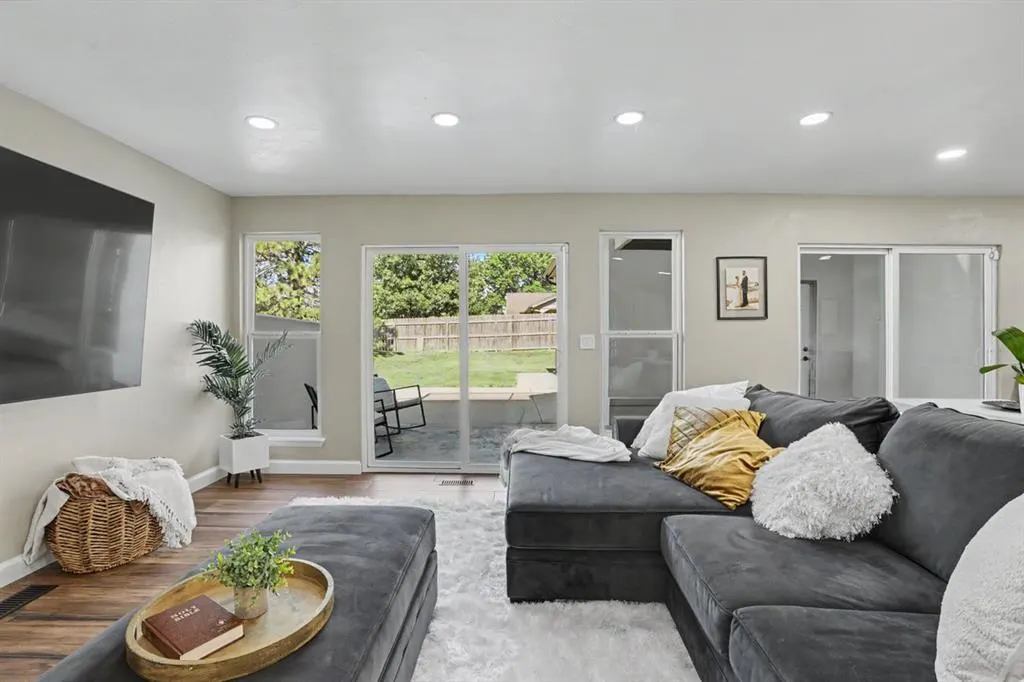 Photo 15 — 7901 W Lakeshore Drive, Oklahoma City, OK 73132