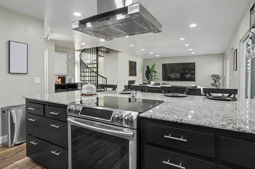 Photo 19 — 7901 W Lakeshore Drive, Oklahoma City, OK 73132