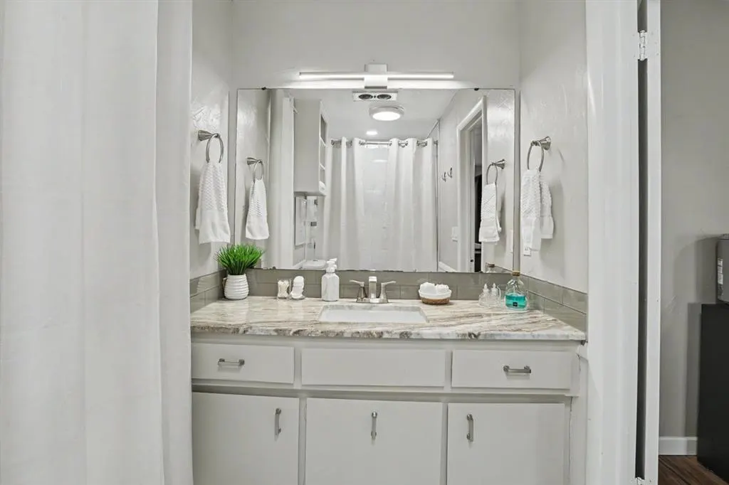 Photo 25 — 7901 W Lakeshore Drive, Oklahoma City, OK 73132
