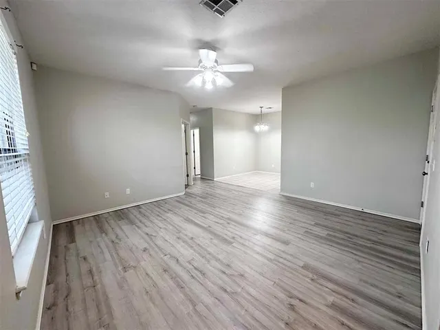 Photo 3 — 10000 Shadowview Drive A, Oklahoma City, OK 73159