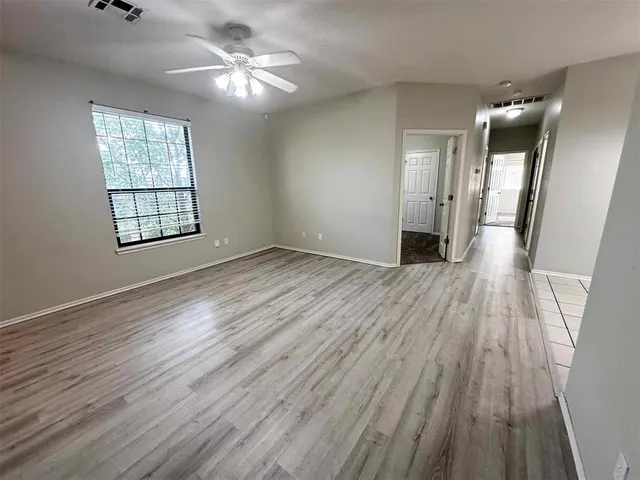 Photo 4 — 10000 Shadowview Drive A, Oklahoma City, OK 73159