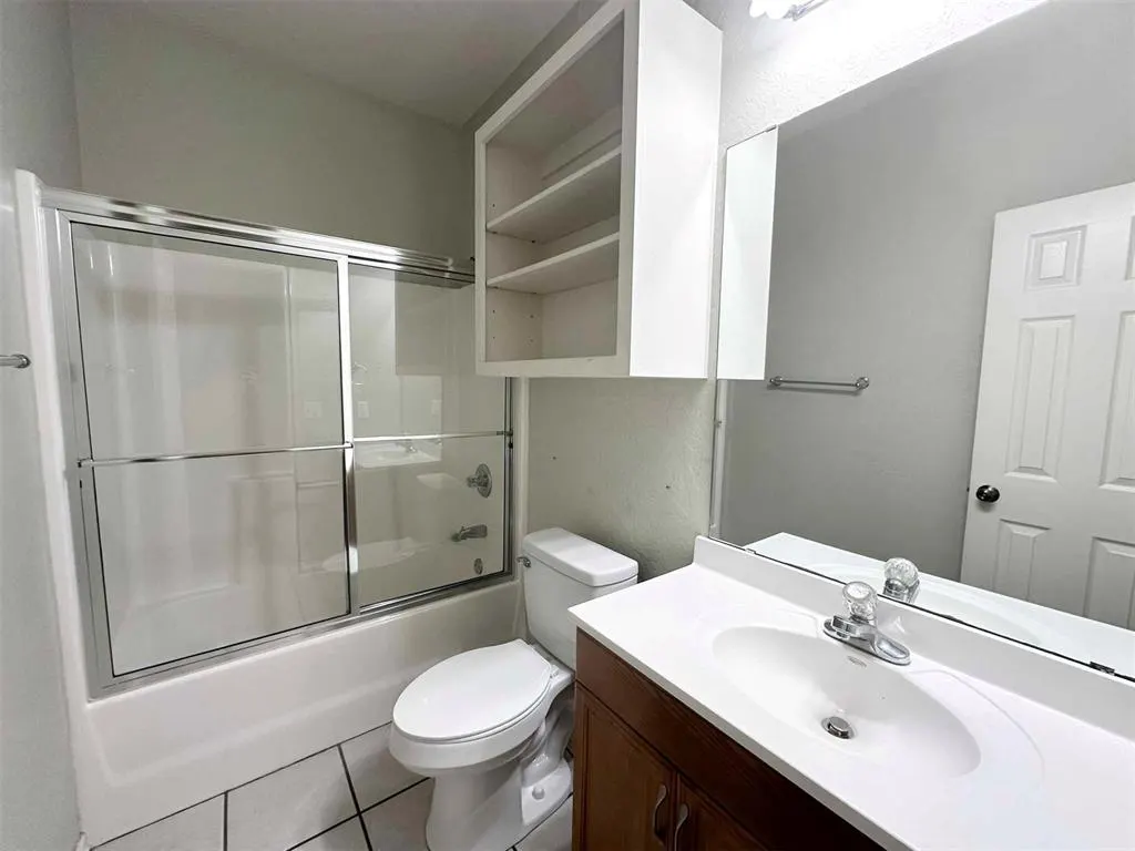 Photo 9 — 10000 Shadowview Drive A, Oklahoma City, OK 73159