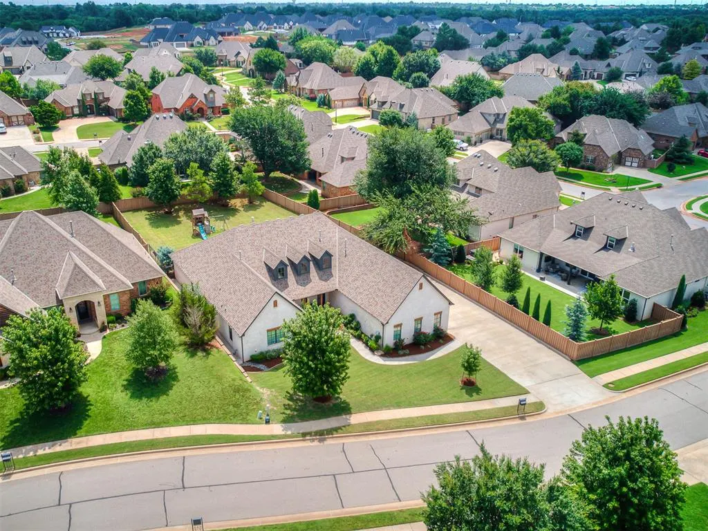 Photo 4 — 3124 Alpine Drive, Edmond, OK 73012