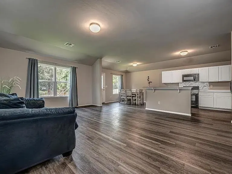 Photo 3 — 1332 Dustin Drive, Edmond, OK 73003