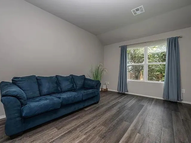 Photo 6 — 1332 Dustin Drive, Edmond, OK 73003