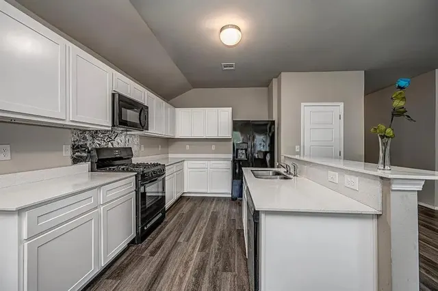 Photo 7 — 1332 Dustin Drive, Edmond, OK 73003