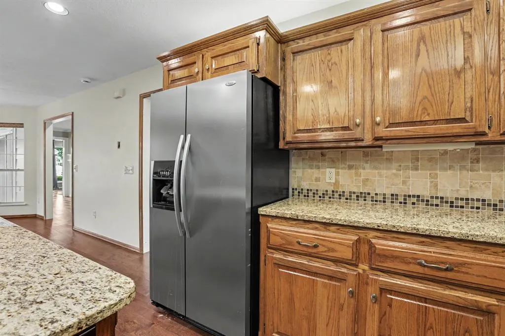 Photo 14 — 10408 Mantle Drive, Oklahoma City, OK 73162