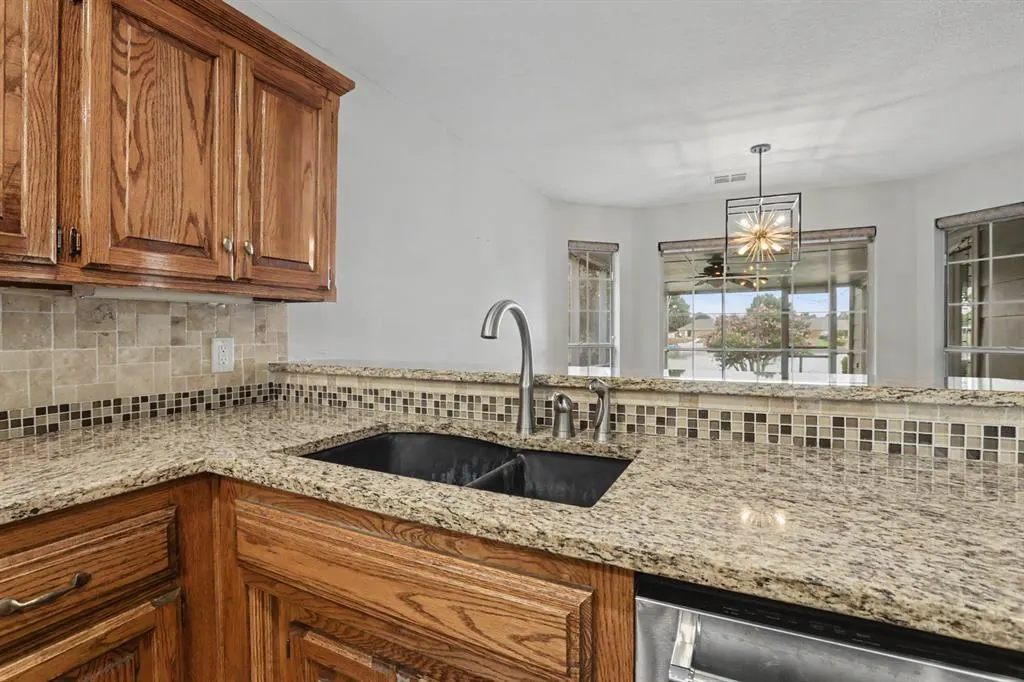 Photo 15 — 10408 Mantle Drive, Oklahoma City, OK 73162