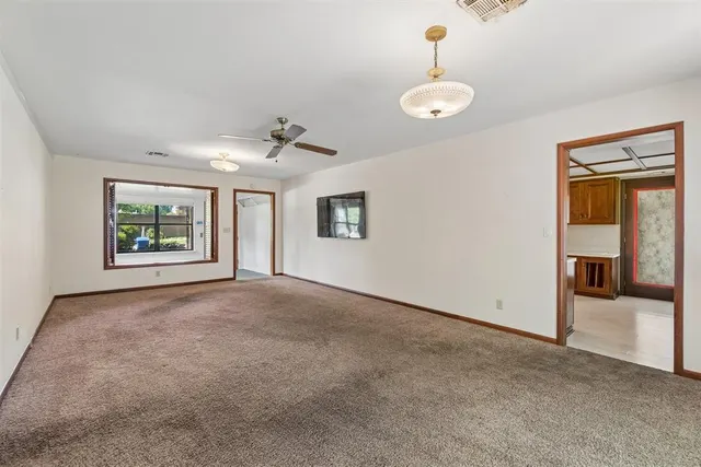 Photo 7 — 1115 W Brooks Street, Norman, OK 73069