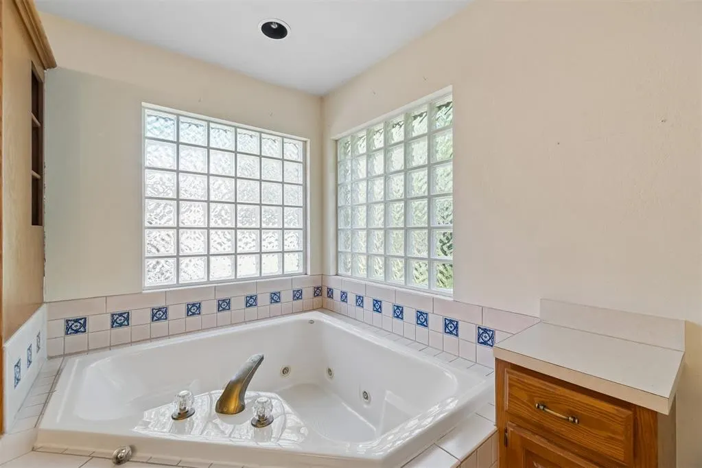 Photo 15 — 1115 W Brooks Street, Norman, OK 73069