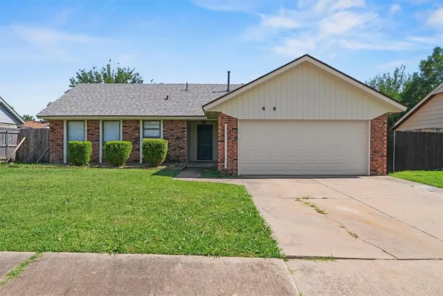 Photo 6 — 616 SW 23rd Street, Moore, OK 73160