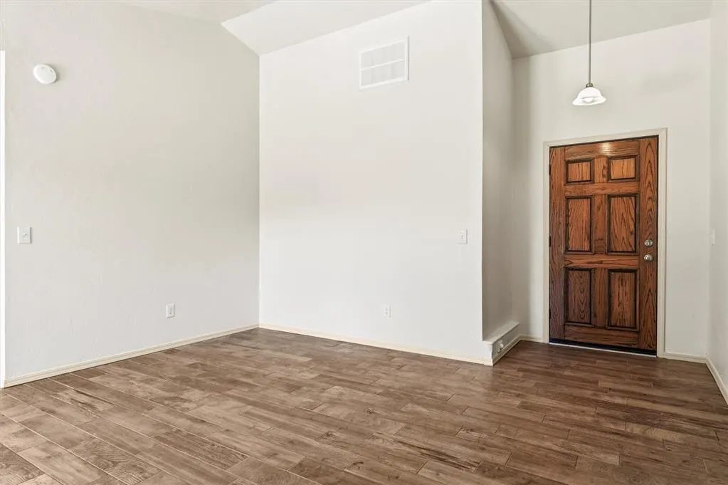 Photo 8 — 616 SW 23rd Street, Moore, OK 73160