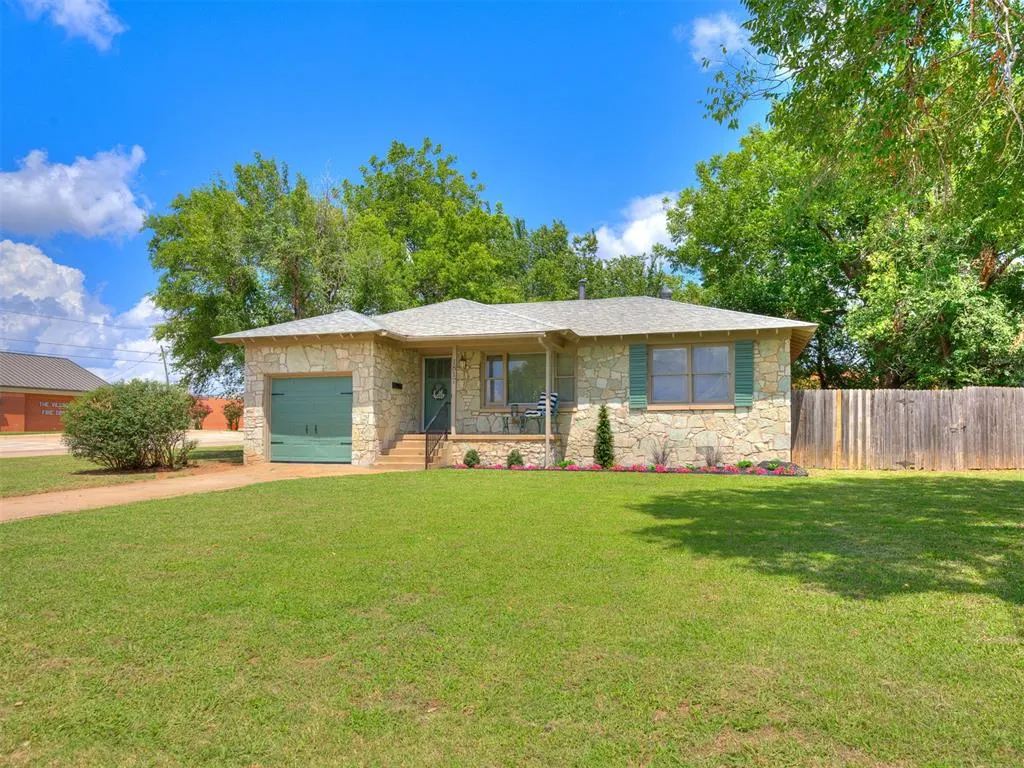 Photo 2 — 1817 Oxford Way, Oklahoma City, OK 73120