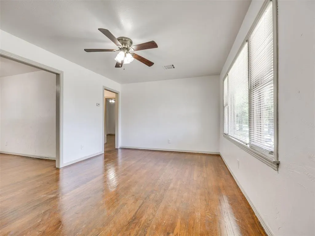 Photo 5 — 1817 Oxford Way, Oklahoma City, OK 73120