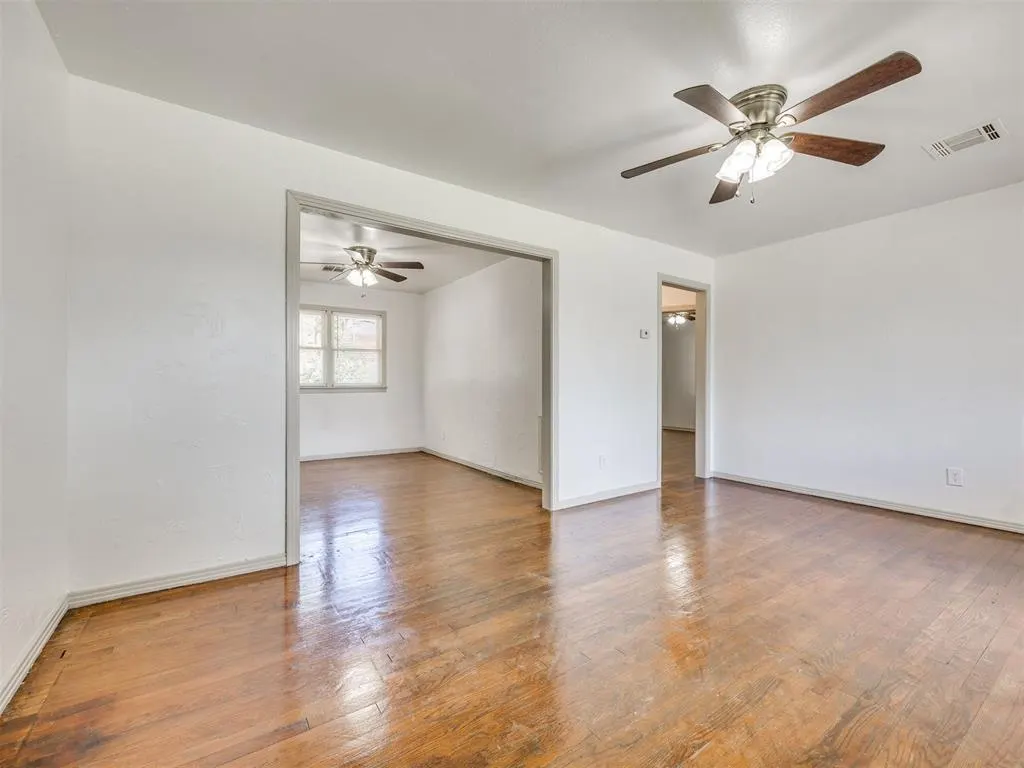 Photo 6 — 1817 Oxford Way, Oklahoma City, OK 73120