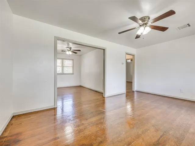Photo 6 — 1817 Oxford Way, Oklahoma City, OK 73120