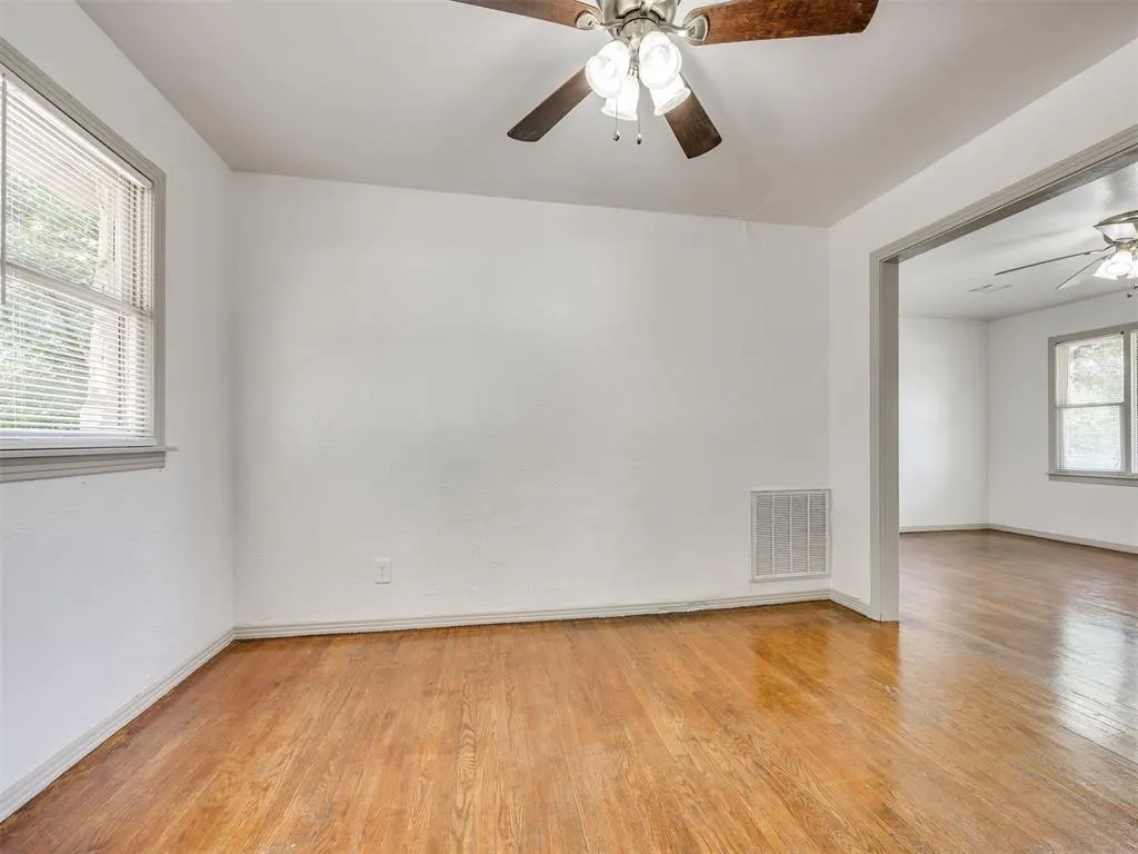 Photo 8 — 1817 Oxford Way, Oklahoma City, OK 73120