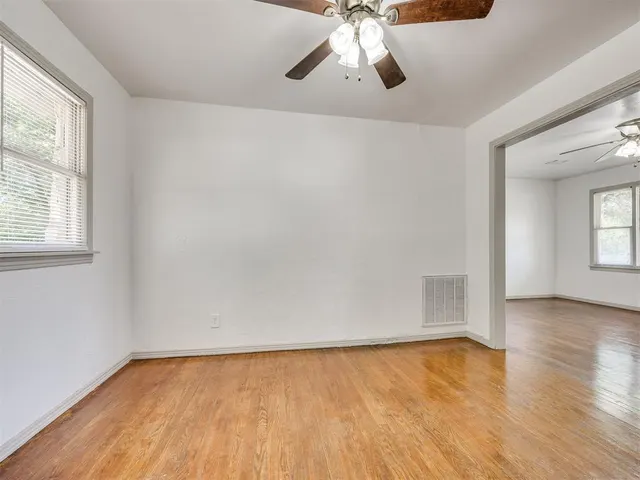 Photo 8 — 1817 Oxford Way, Oklahoma City, OK 73120