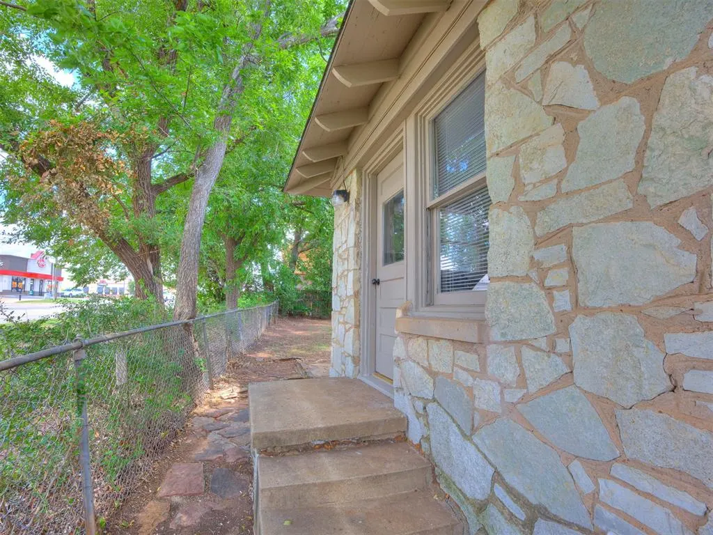 Photo 22 — 1817 Oxford Way, Oklahoma City, OK 73120