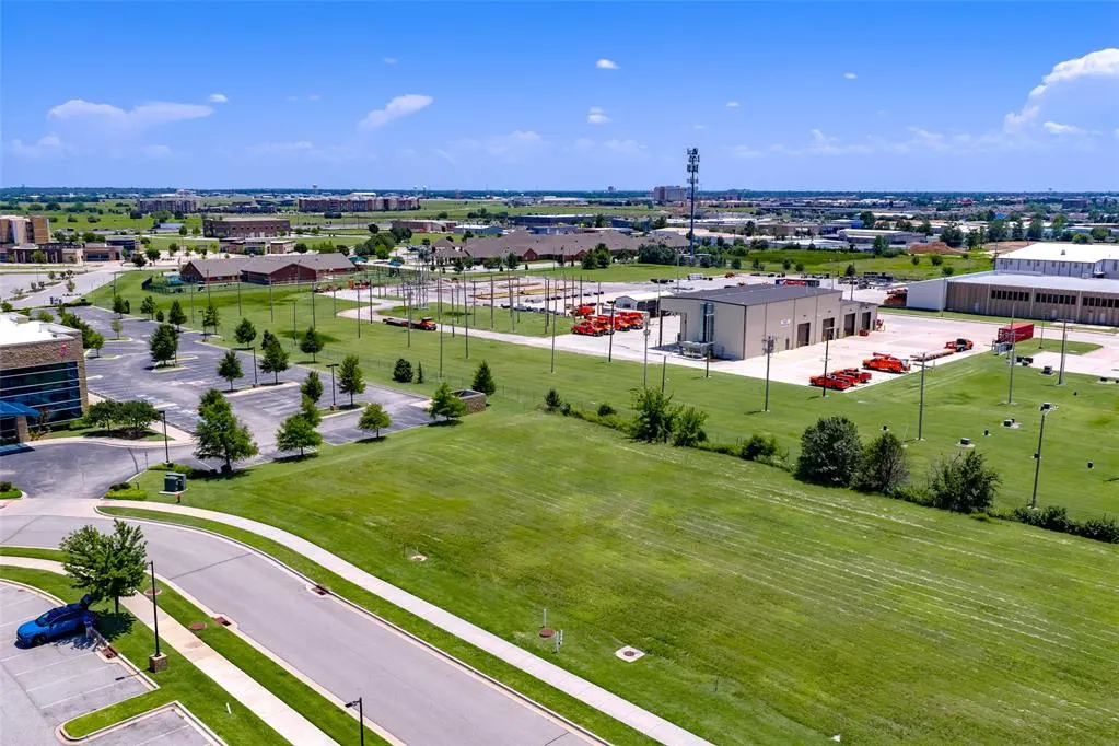 Photo 11 — 3480 Rc Luttrell Drive, Norman, OK 73072