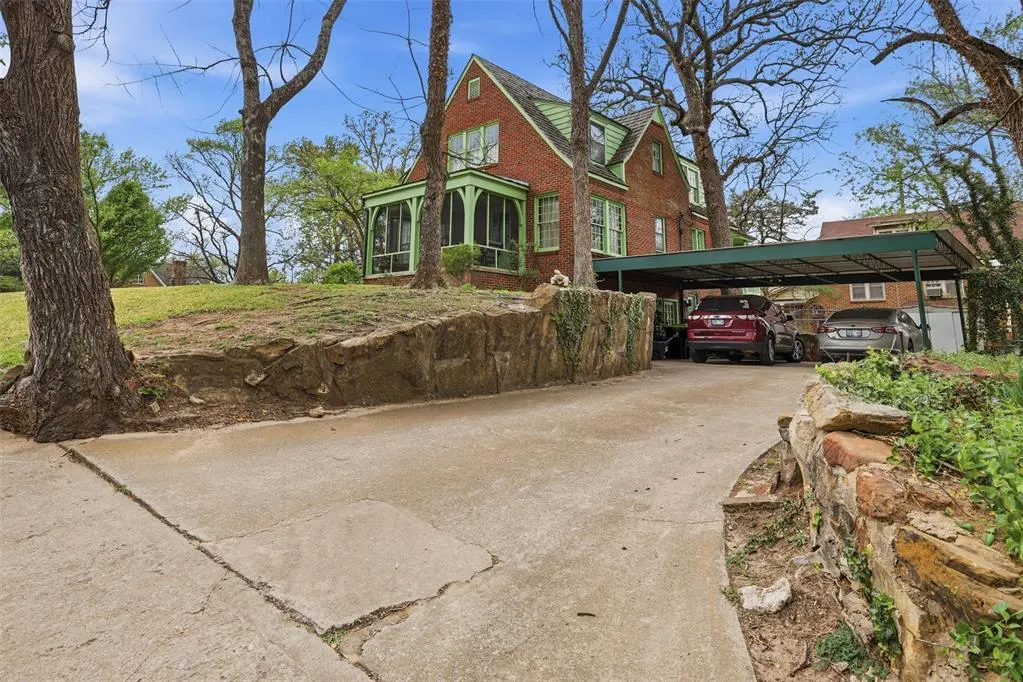 Photo 5 — 422 S Highland Street, Ada, OK 74820