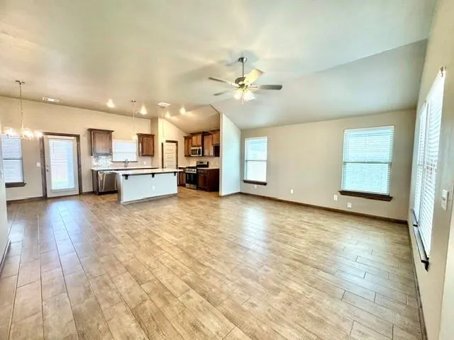 Photo 7 — 709 Caladium Drive, Yukon, OK 73099