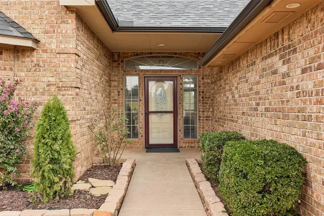 Photo 3 — 1942 County Road 1212, Tuttle, OK 73089