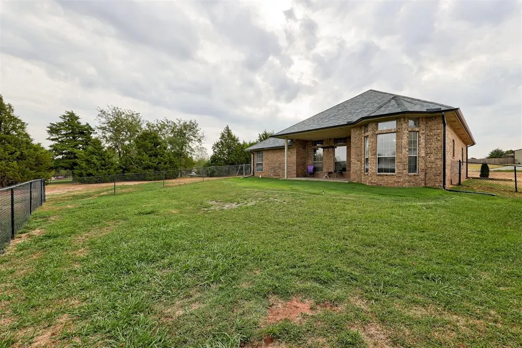 Photo 32 — 1942 County Road 1212, Tuttle, OK 73089